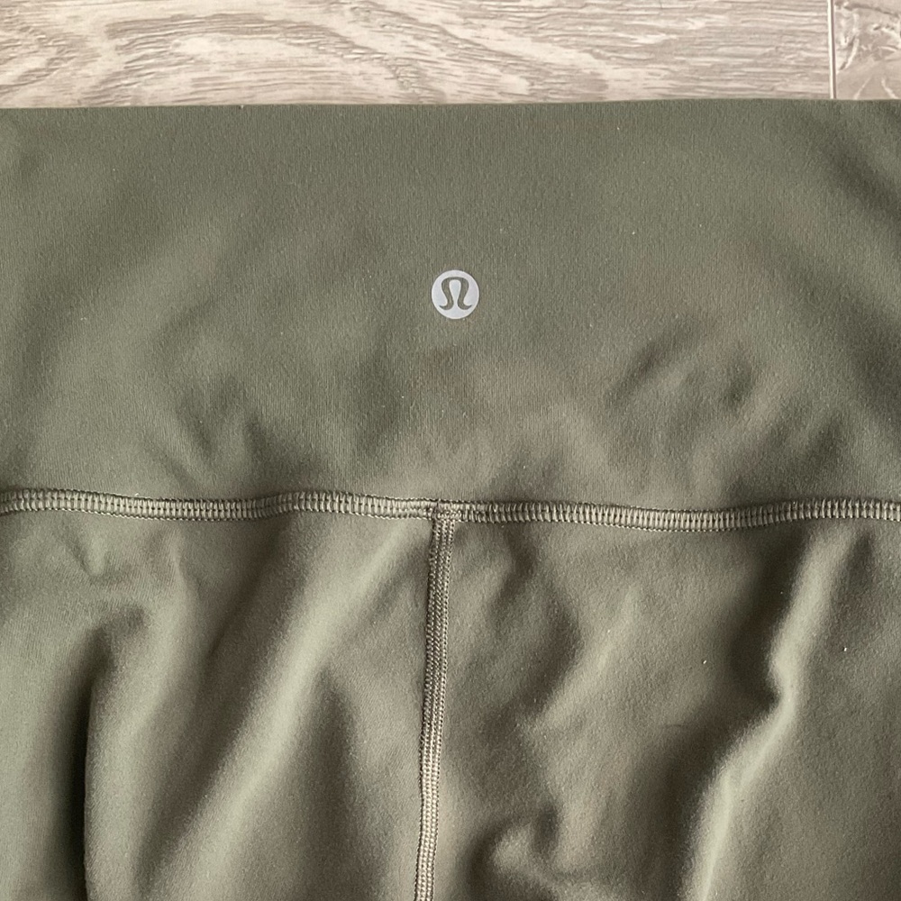 Lululemon mesh panel leggings - Picture 8 of 9